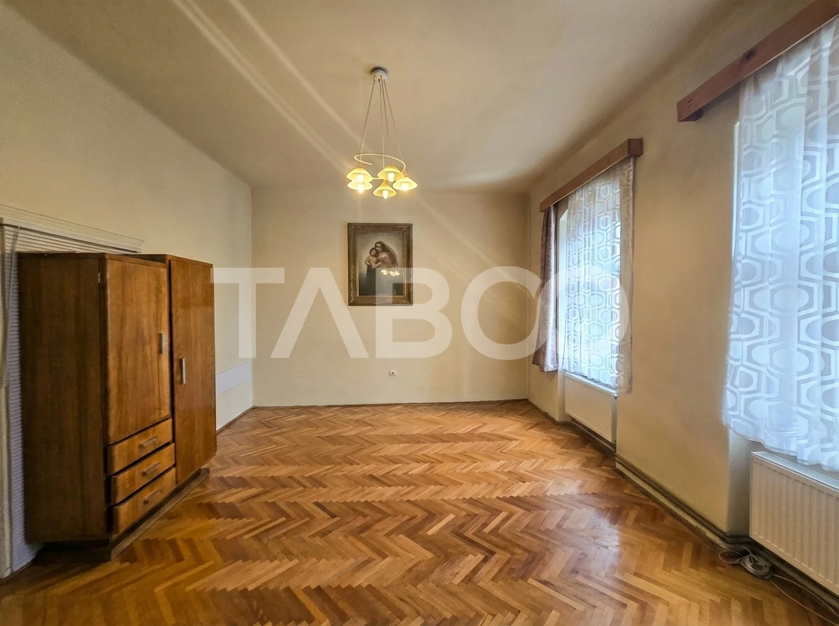 Apartament 3 camere 80 mpu etaj 1 zona Centru Istoric - 9