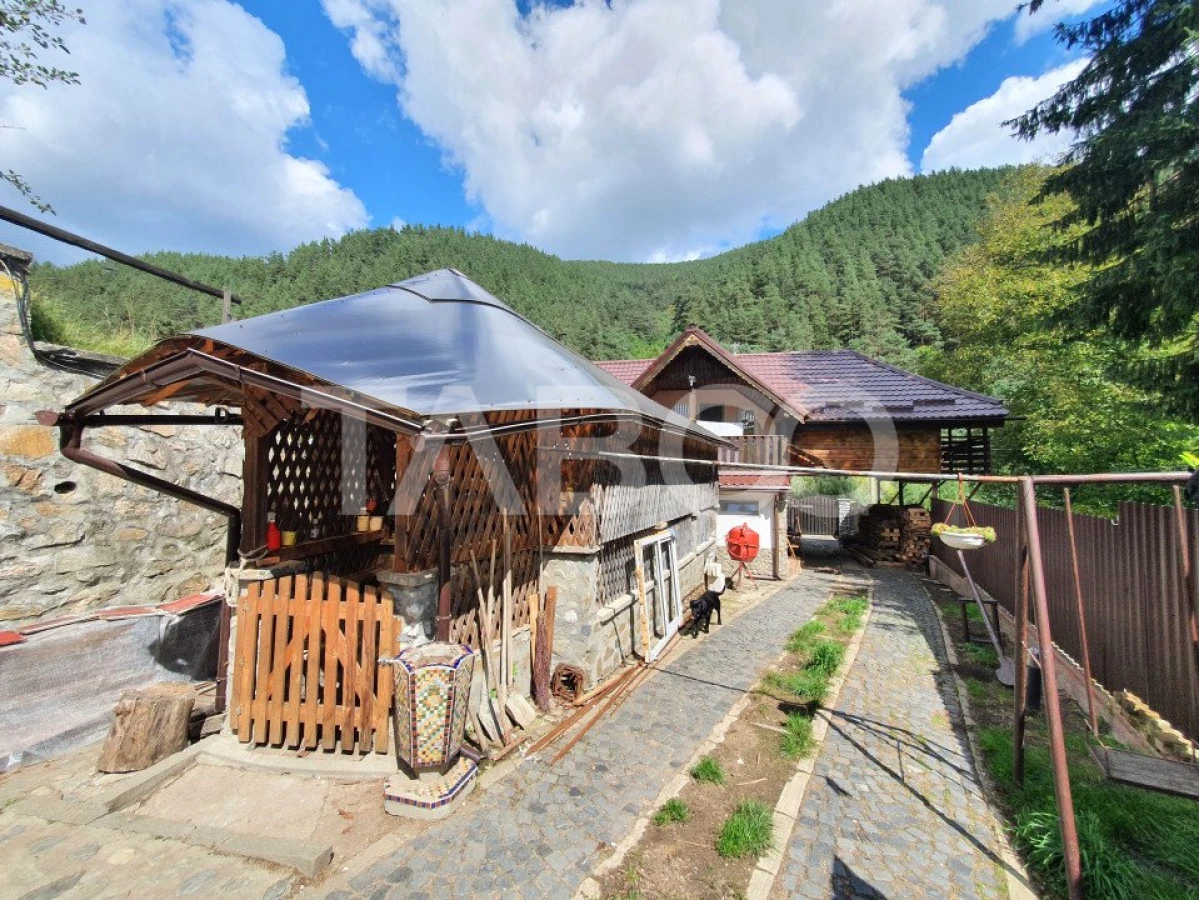 Casa de vanzare cu 6 camere in drumul spre Paltinis bonus inca o casa - 9