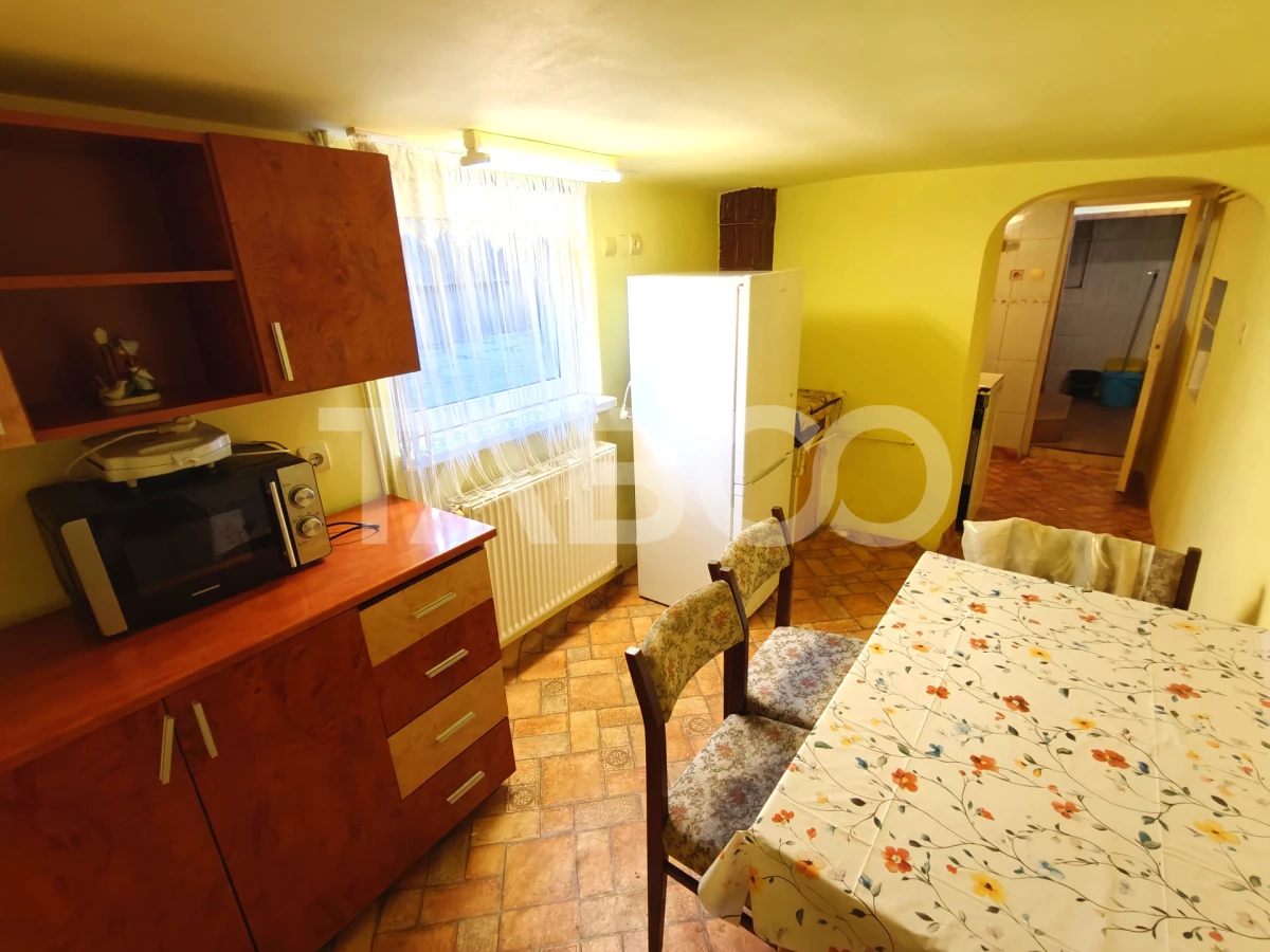 Casa cu 3 camere si pivnita de inchiriat in Sibiu - zona linistita - 9