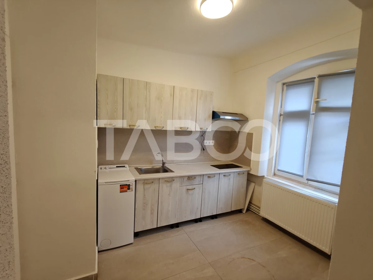 Garsoniera spatioasa de inchiriat in Centrul Istoric - Comision 0 - 4