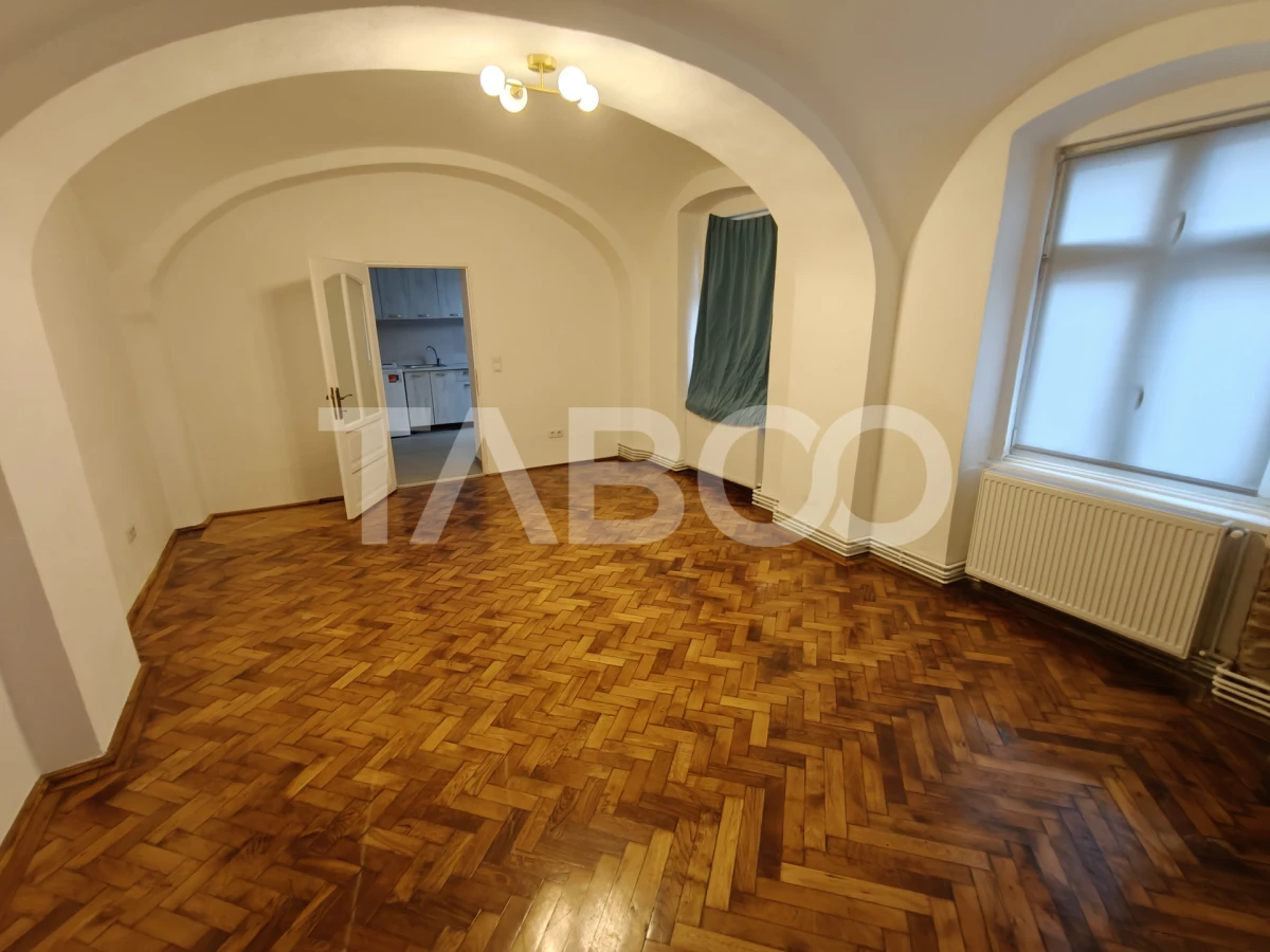 Garsoniera spatioasa de inchiriat in Centrul Istoric - Comision 0 - 2