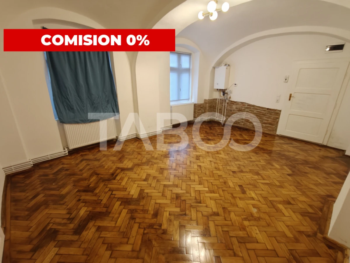 Garsoniera spatioasa de inchiriat in Centrul Istoric - Comision 0 - 1