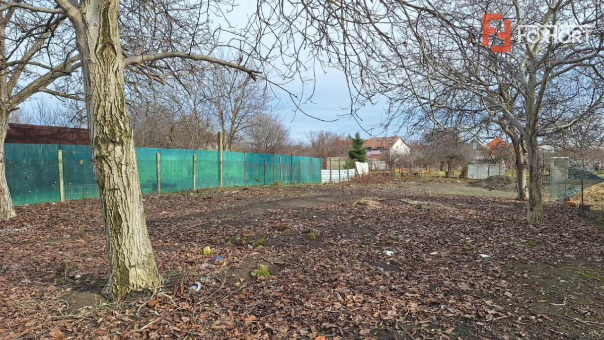 Teren intravilan de vanzare 1437 mp cu front de 15 ml in zona Ronat - 1