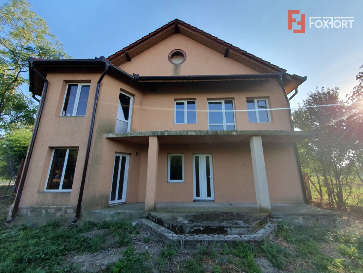 Casa individuala cu 5 camere si 2 bai, Central Jebel - 1