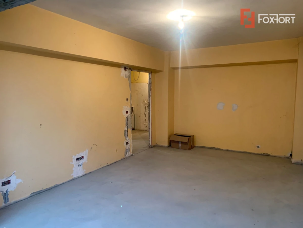 Apartament cu 3 camere, decomandat, zona Sagului - 2