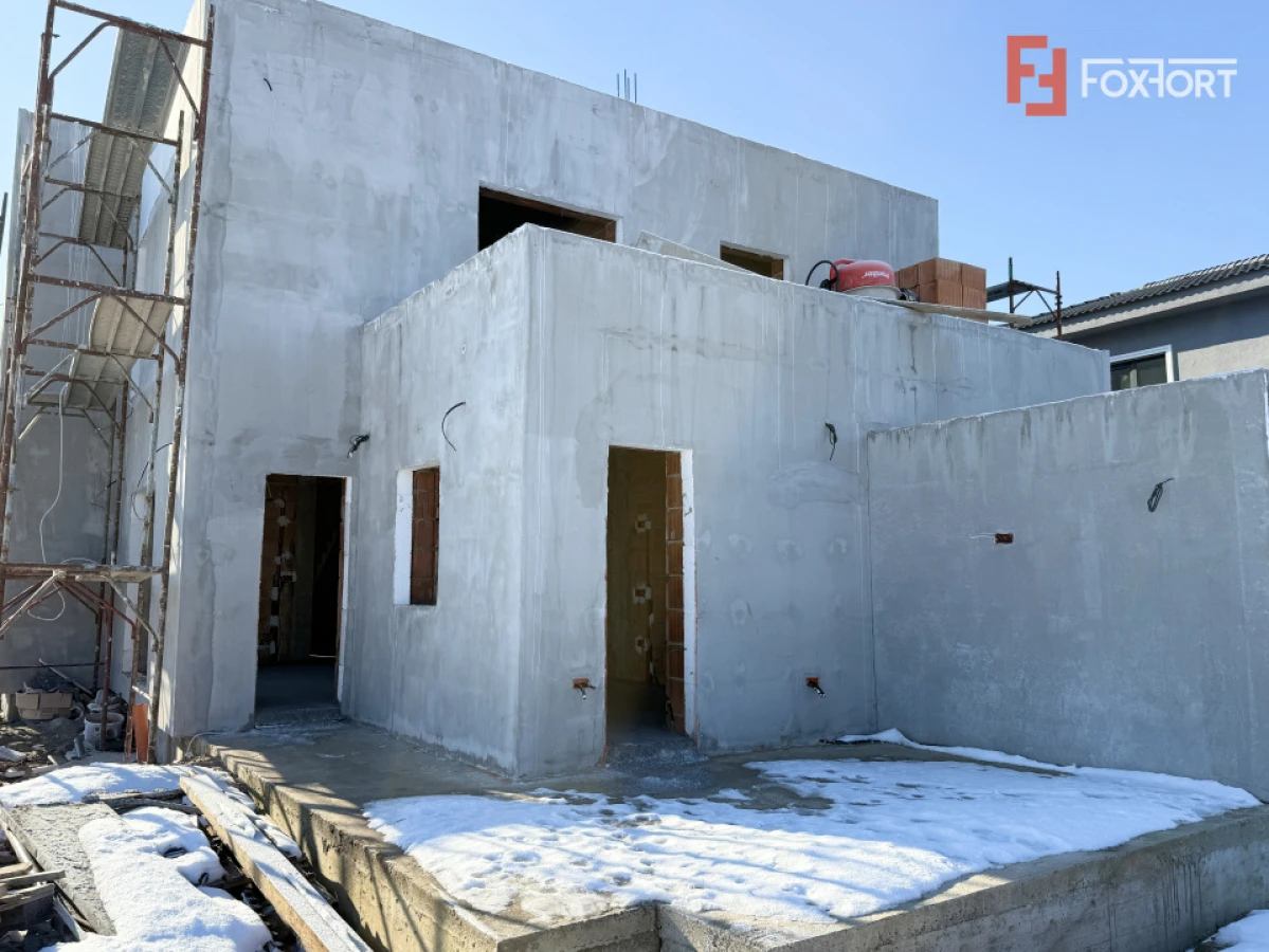 Duplex cu 3 camere si teren de 247 mp de vanzare in localitatea Sacalaz - 1