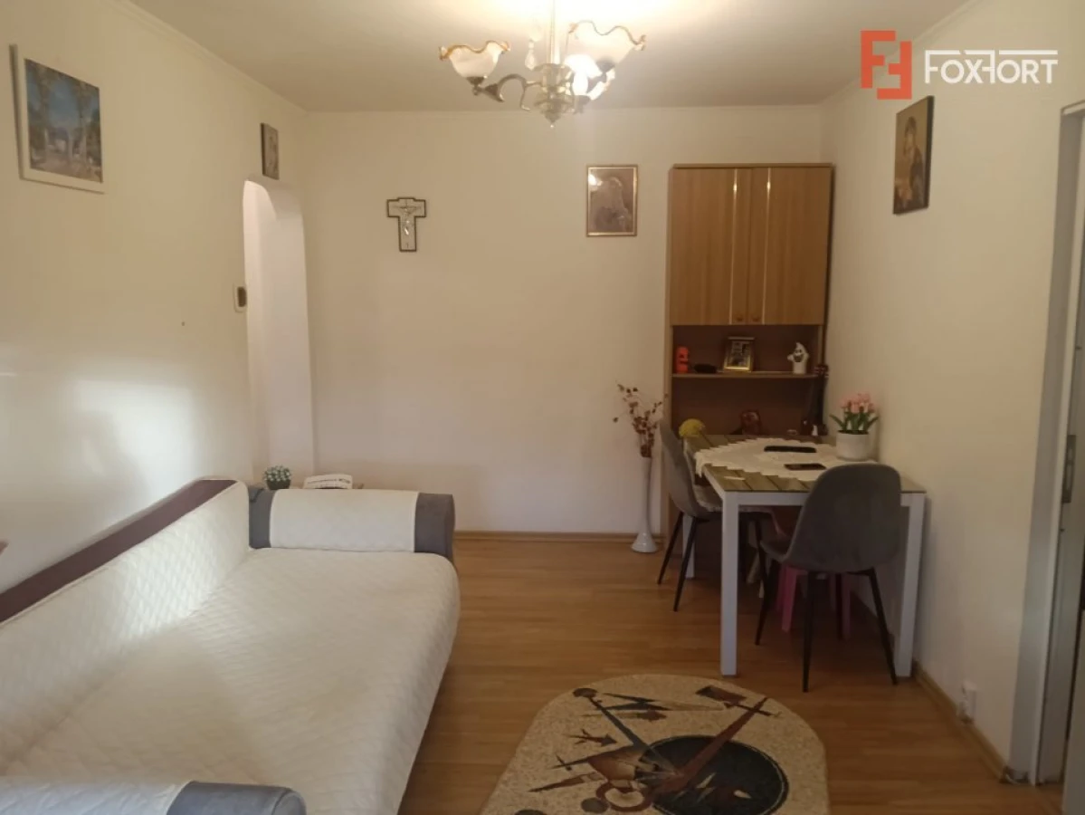 Apartament cu 2 camere de vanzare la etaj 4 zona Sagului - 1