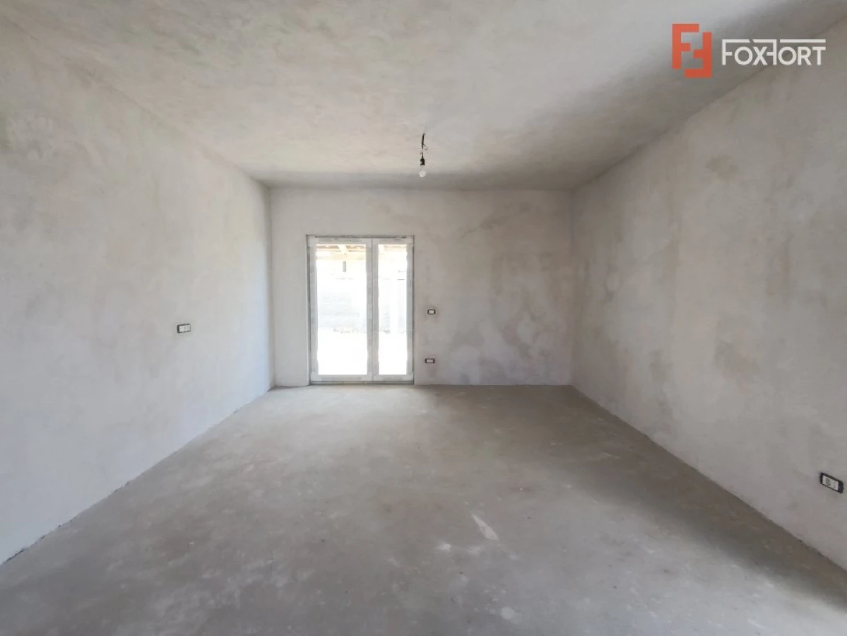 Duplex de vanzare cu 4 camere si teren de 290 mp - Giroc - 2