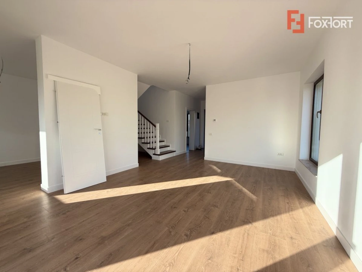 Duplex cu 5 camere de vanzare in localitatea Dumbravita - 3