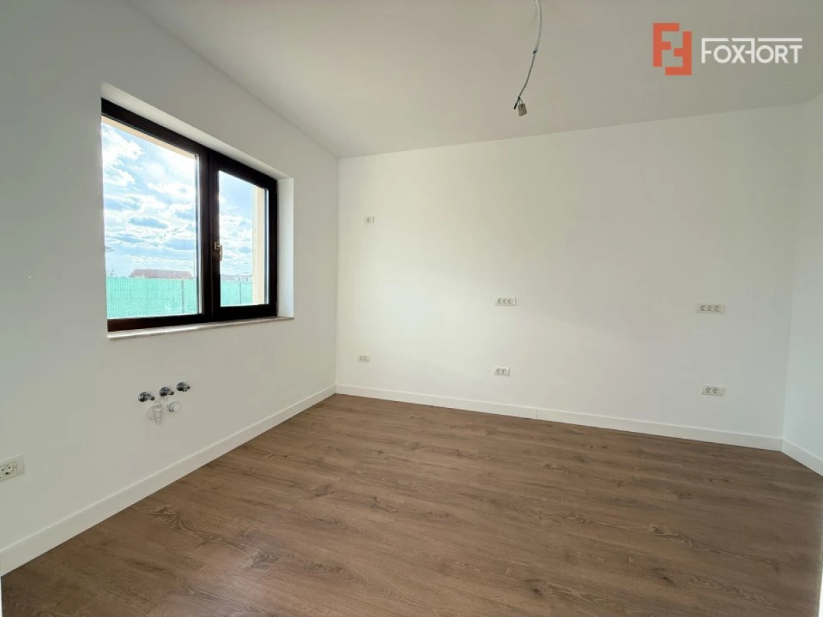 Duplex cu 5 camere de vanzare in localitatea Dumbravita - 2