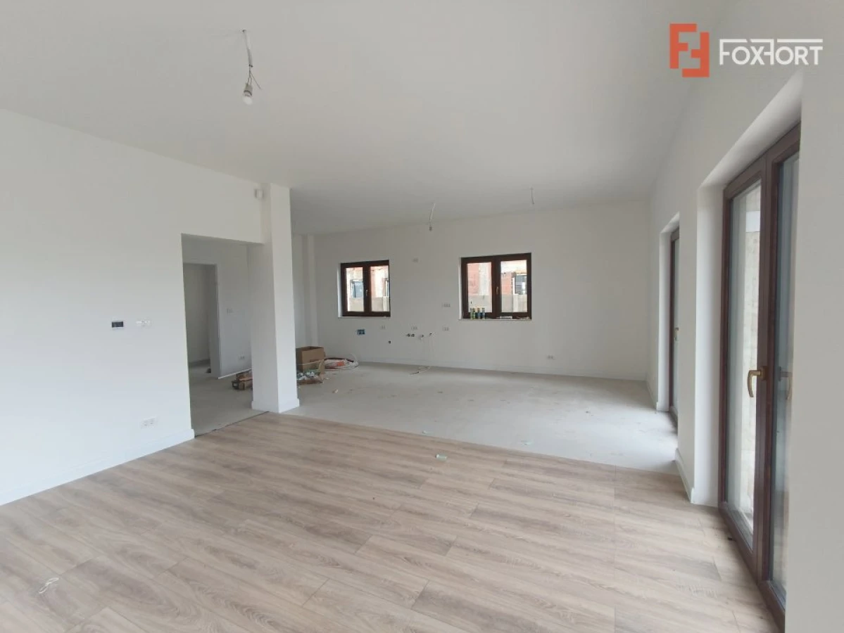 Casa individuala cu 4 camere de vanzare in Mosnita Noua - 5