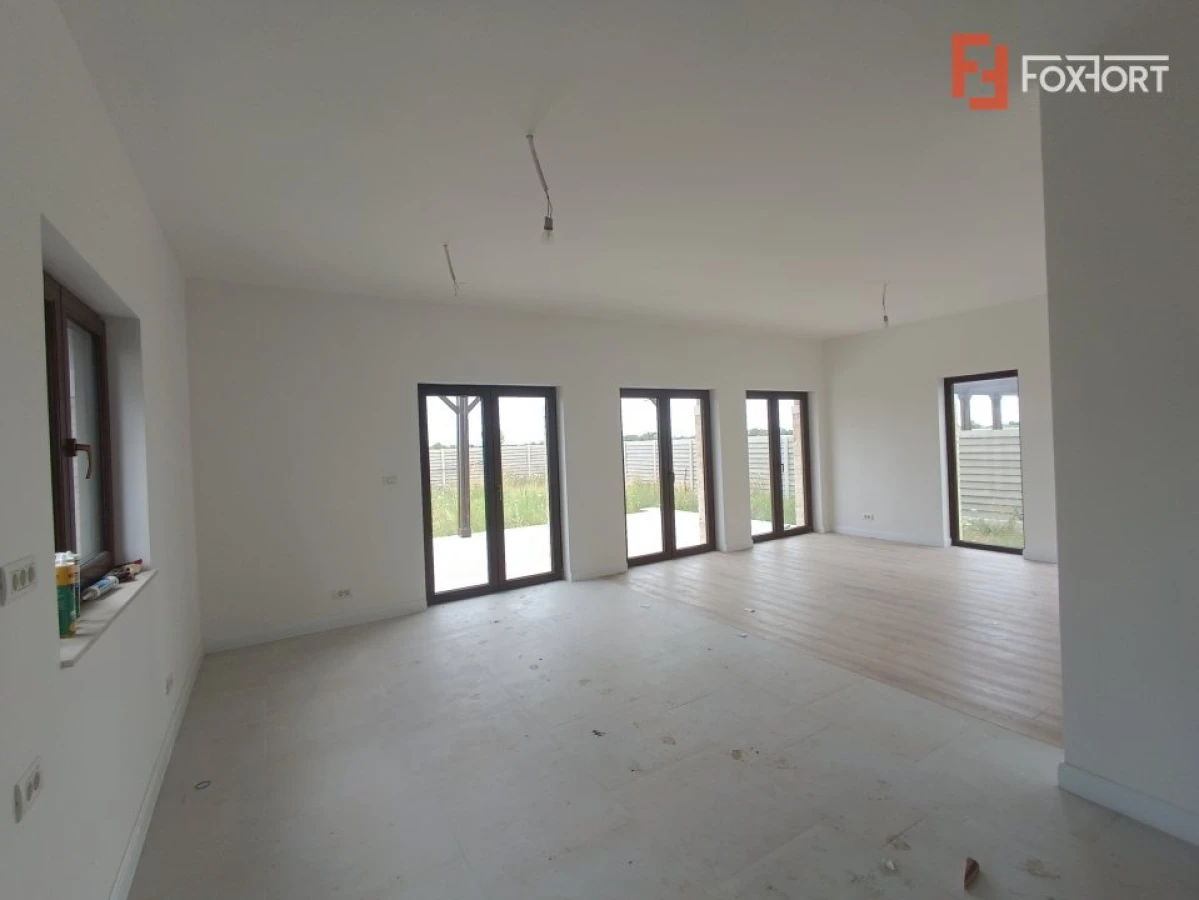 Casa individuala cu 4 camere de vanzare in Mosnita Noua - 1