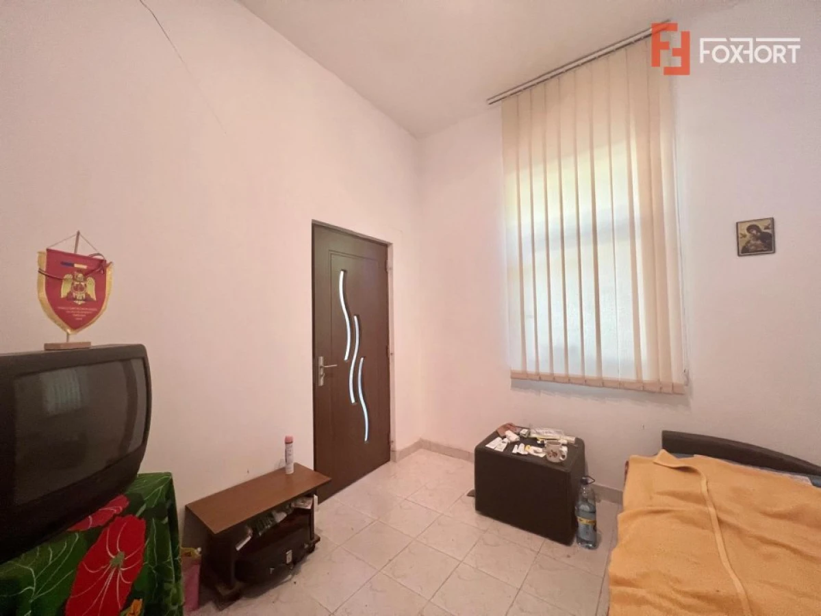 Casa de vanzare la curte comuna Zona Lunei - COMISION 0% - 5