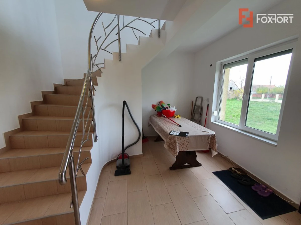 Casa cu 5 camere, 236 mp, teren 5805 mp, Brestea - Denta - 6