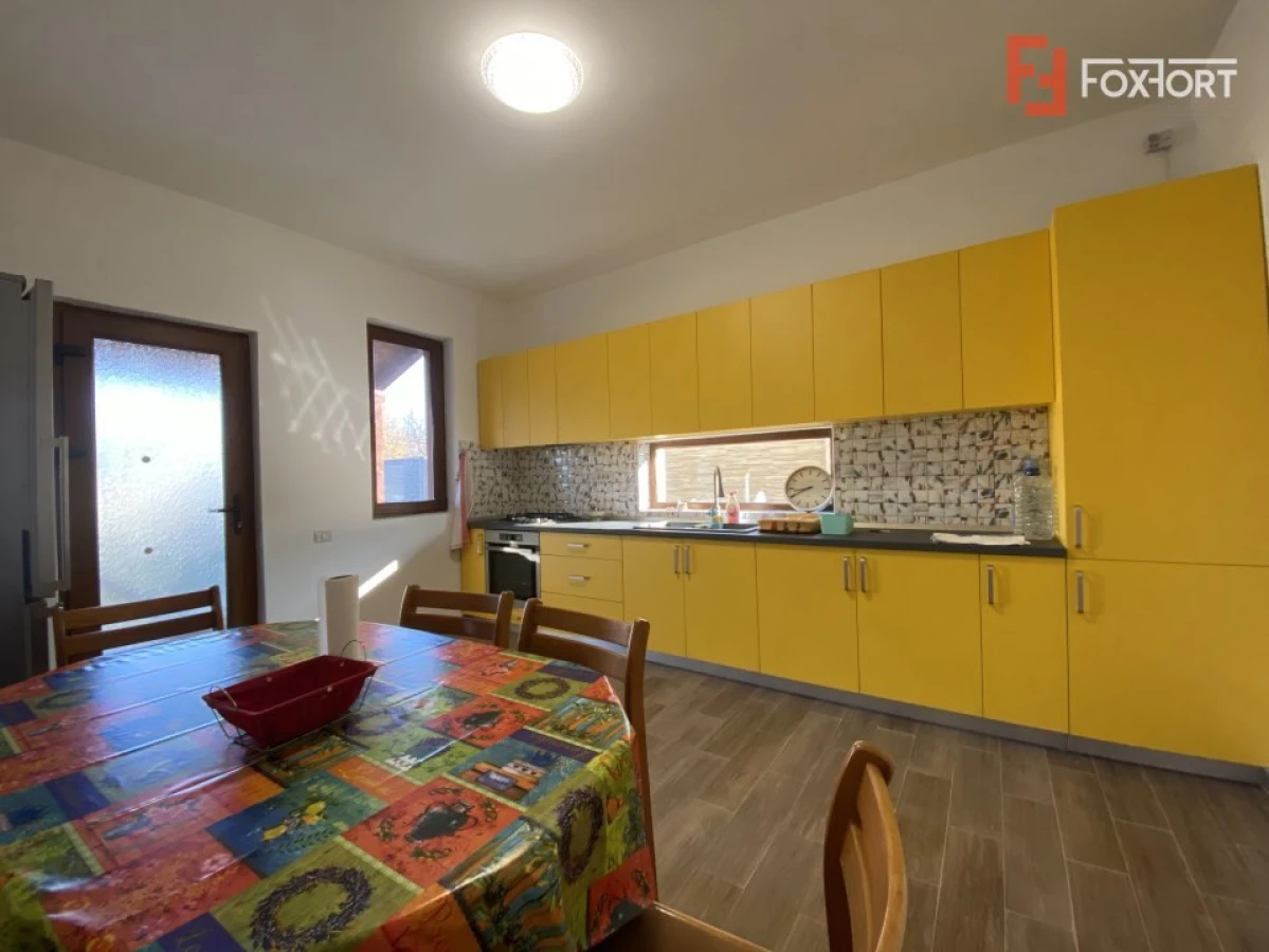 Duplex cu 3 camere cu panouri fotovoltaice in Sanandrei Centru - ID V4749 - 8