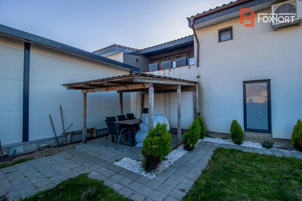 Casa 3 camere cu spatiu comercial in Carani - ID V4331 - 8