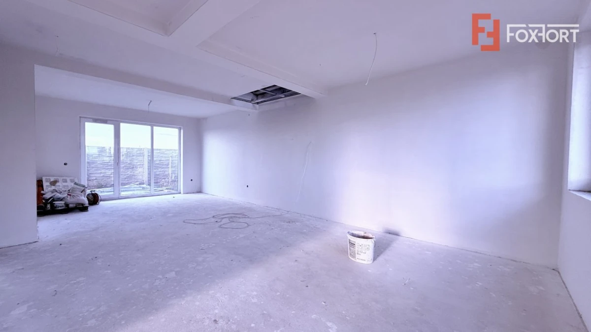 Casa tip triplex, cu 2 camere, de vanzare in Sanandrei. - 2