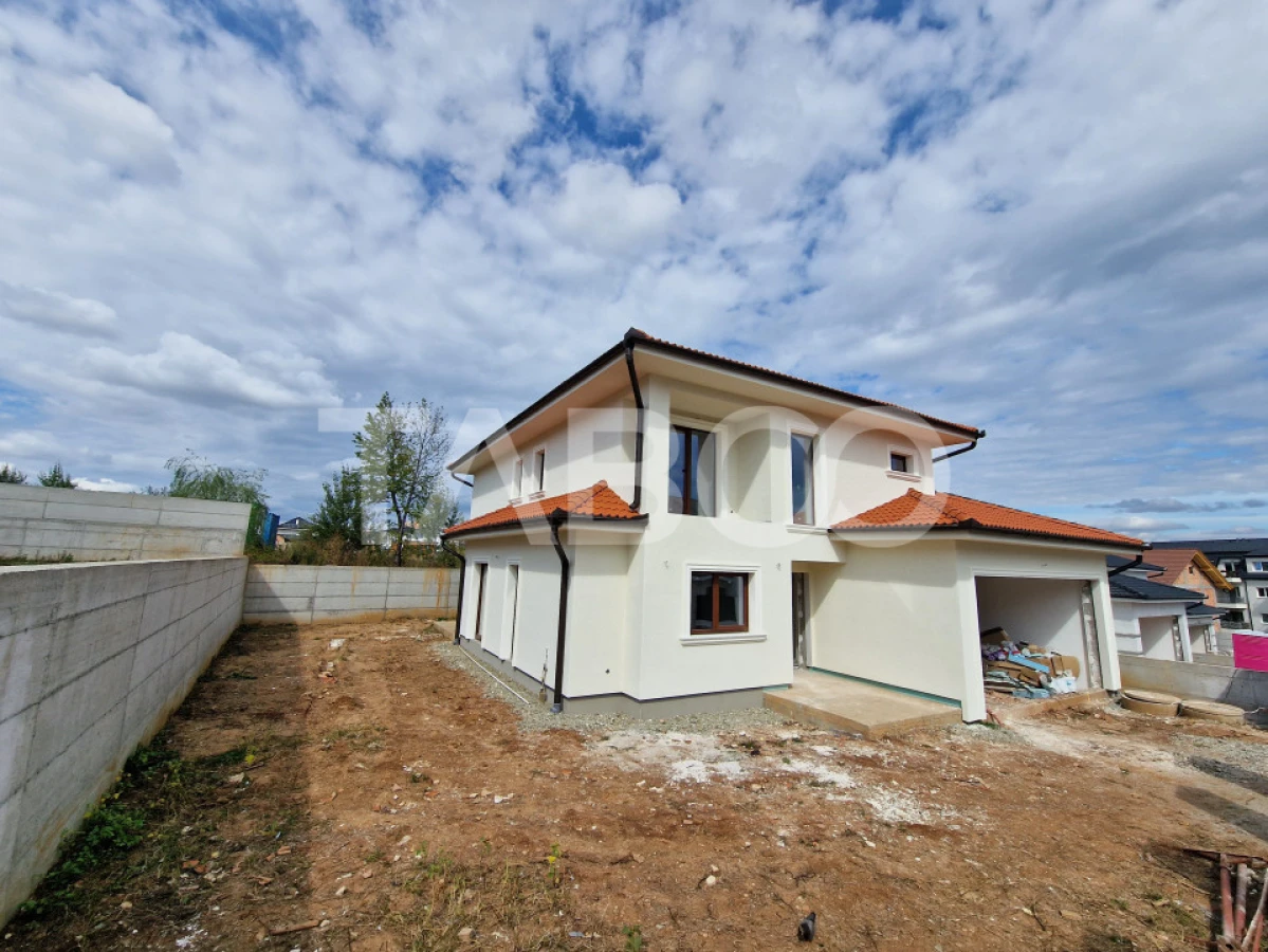 Casa individuala de vanzare cu teren, terasa, garaj si curte Selimbar - 2