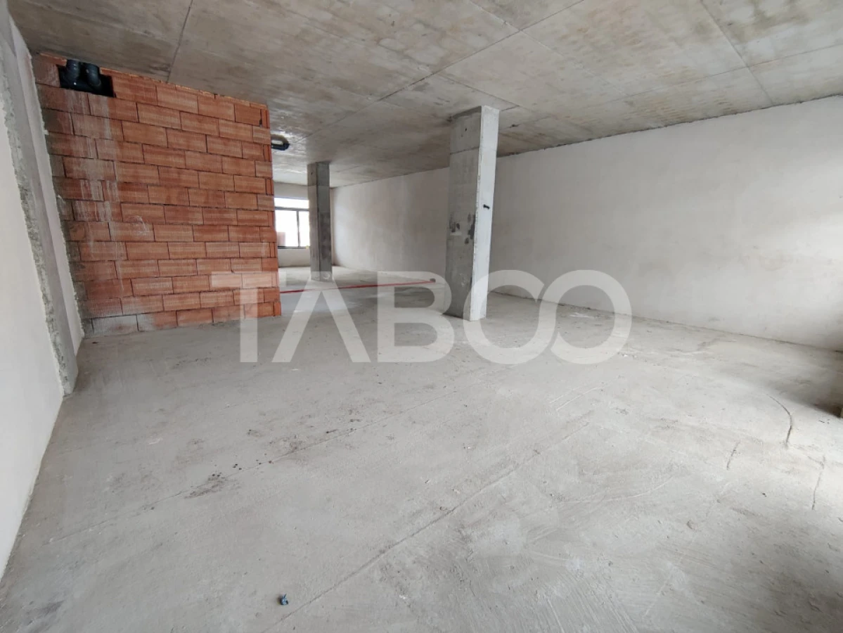 Spatiu comercial open space generos stradal cu vitrine Turnisor Sibiu - 8