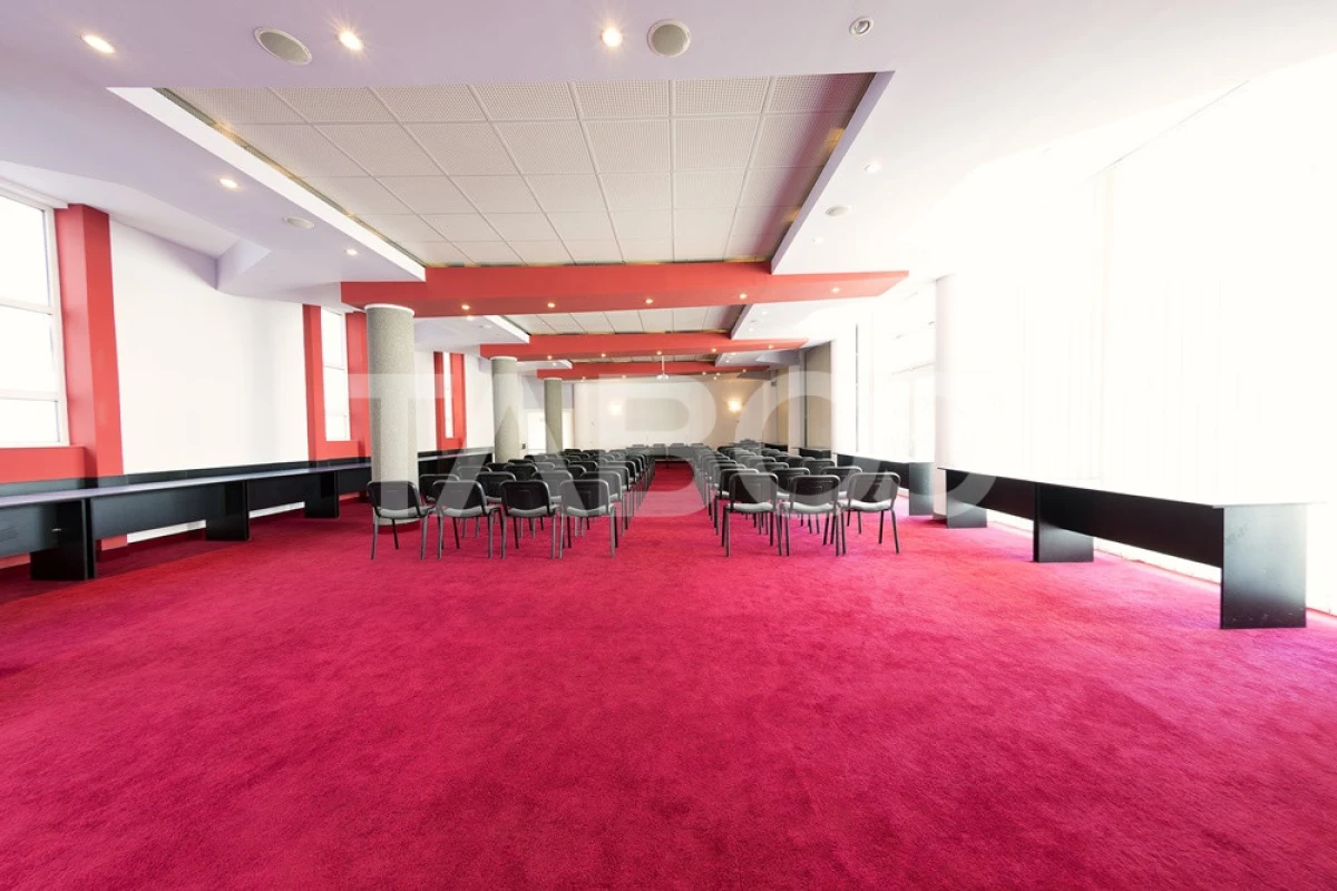 Hotel de 3* si 4* cu 64 de camere in Alba Iulia ultracentral - 6