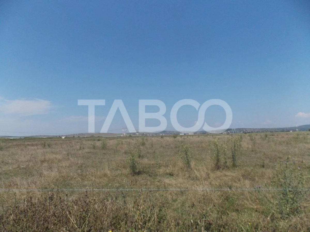 Teren arabil 400 mp in Mohu judetul Sibiu la sosea - 1