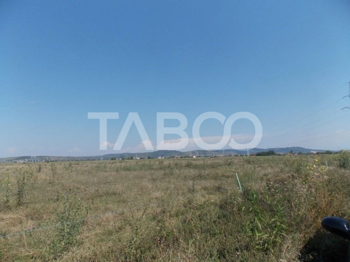 Teren extravilan 2400 mp in Mohu judetul Sibiu lchiar la sosea - 2