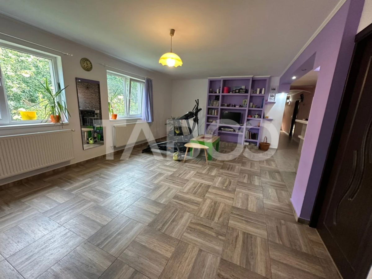 Casa noua 3 camere 300 mp anexe teren liber 1550 mp Margineni - 8