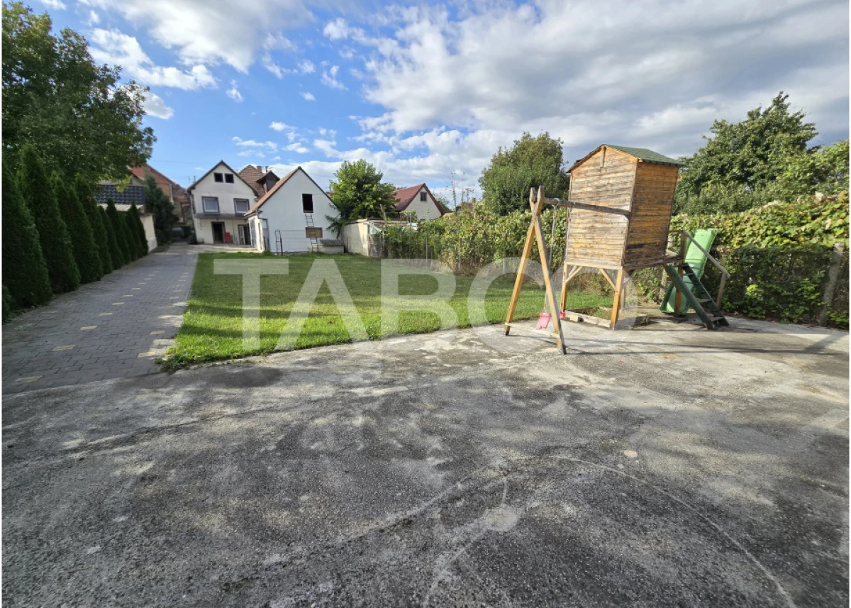 Casa individuala de vanzare 6 camere teren 650 garaj Piata Cluj Sibiu - 2