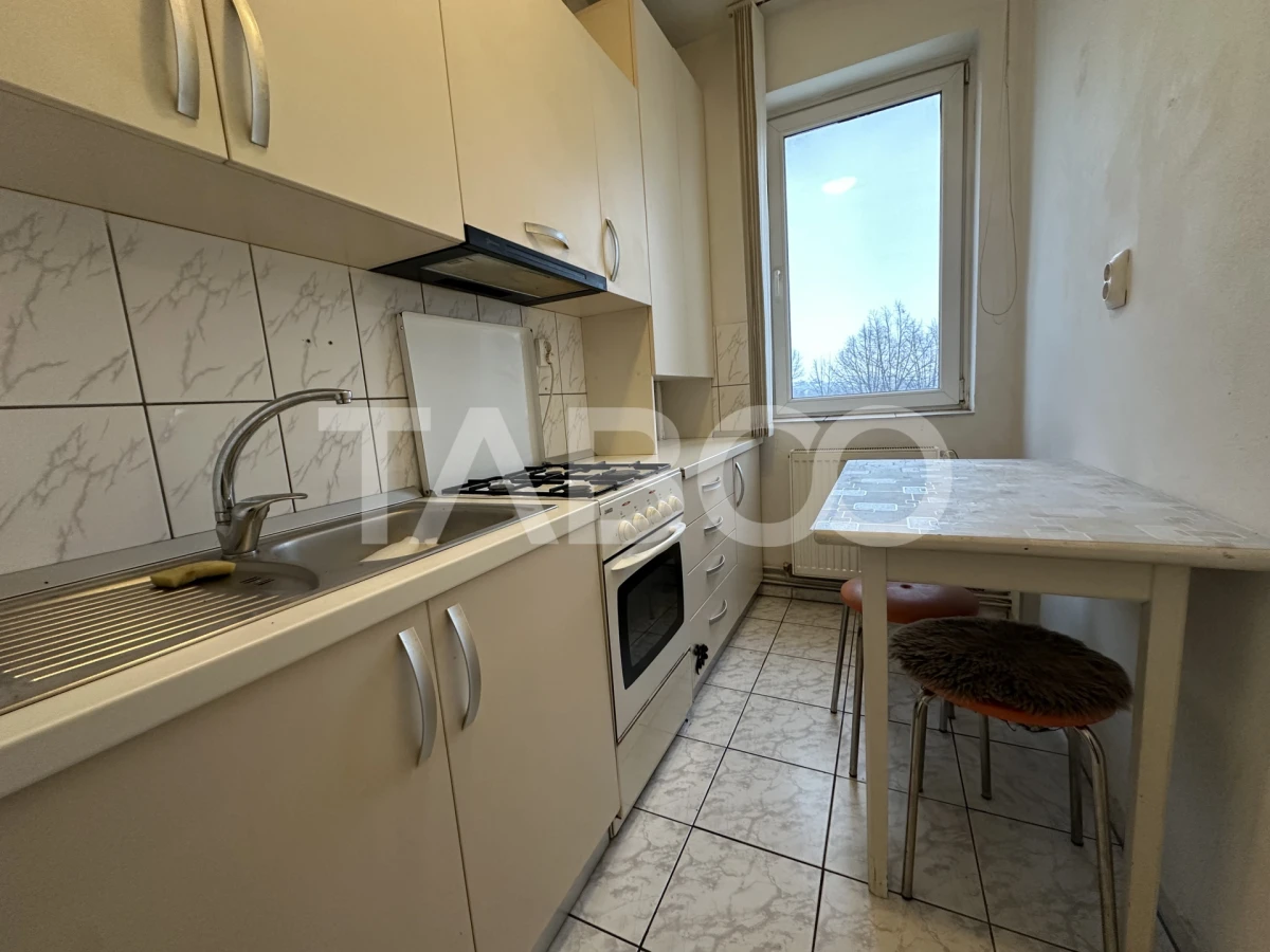 Apartament de vanzare la etaj 1 2 camere boxa depozitare zona Strand - 5