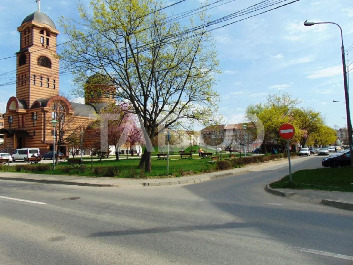 Apartament de vanzare la etaj 1 2 camere boxa depozitare zona Strand - 2