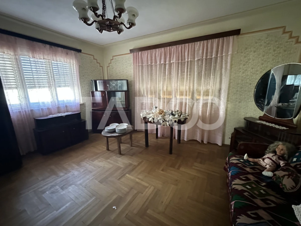 Casa cu potential de investitie 280 mp utili teren liber 2064 Cincu - 7