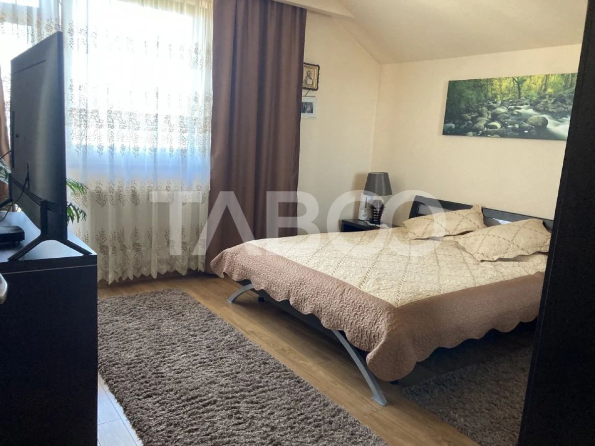 Casa individuala cu 7 camere de vanzare in Sibiu zona Selimbar - 1