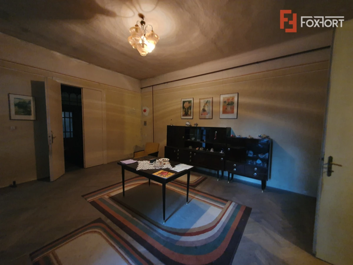 Apartament cu 5 camere de vanzare in Deta, zona Central - 6