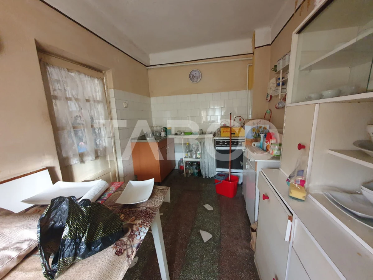 Casa 5 camere 374 mp utili + Anexa 75 mp in punctul 0 al Fagarasului - 10