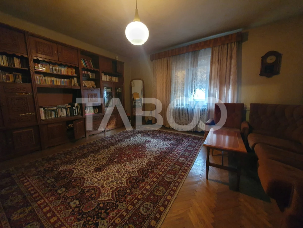 Casa 5 camere 374 mp utili + Anexa 75 mp in punctul 0 al Fagarasului - 3