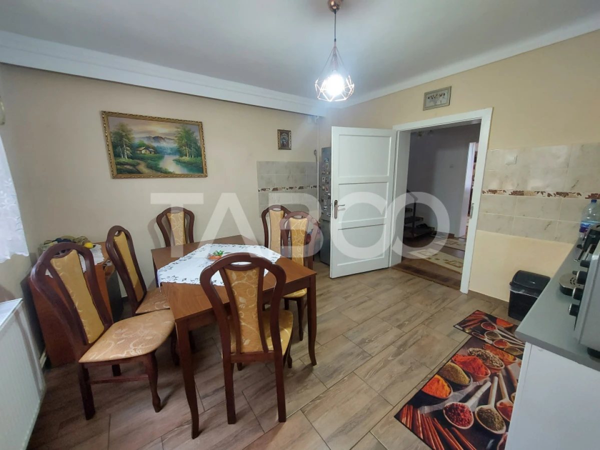 Casa de vanzare teren 950 mp si deschidere 21 m in zona Calea Poplacii - 5