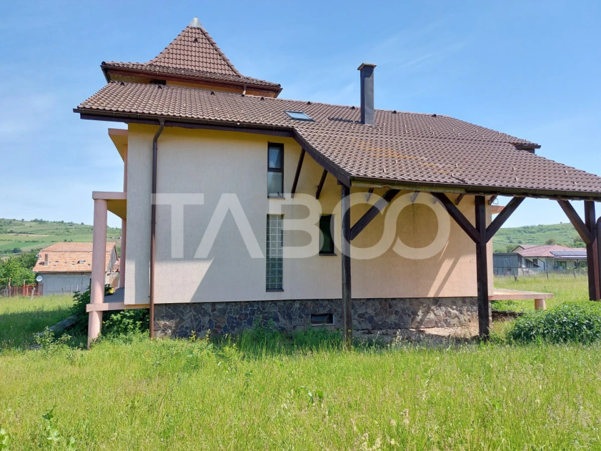 Casa deosebita 5 camere cu teren 2000 mp Sura Mare Hamba Sibiu - 2