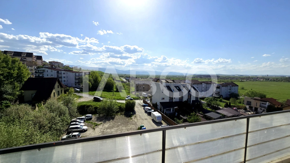 Apartament de vanzare 3 camere decomandate 115mp zona Tilisca - 1