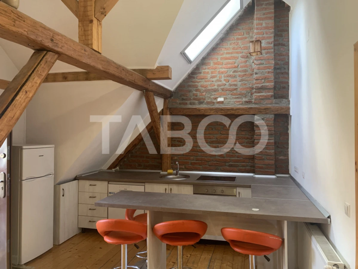 Casa si spatiu comercial de vanzare 148 mpu in comuna Poplaca Sibiu - 1