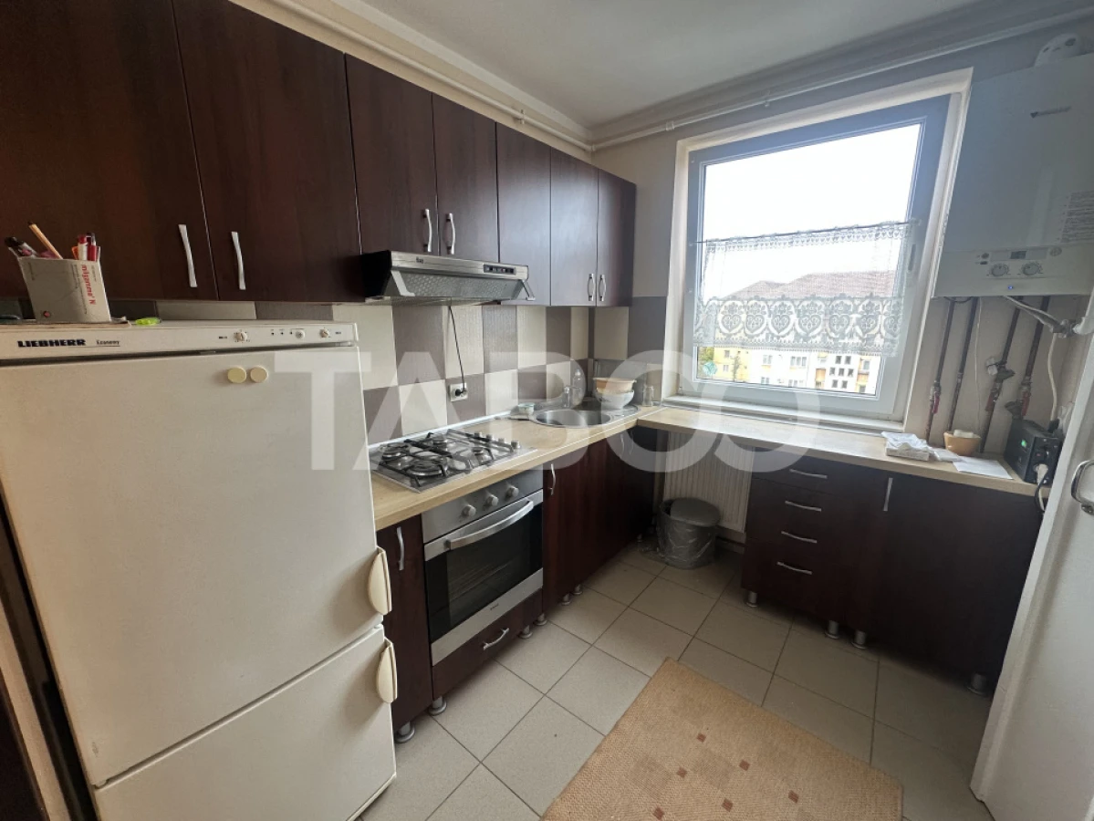 Apartament decomandat 3 camere etaj 4 zona Rahovei Sibiu - 4