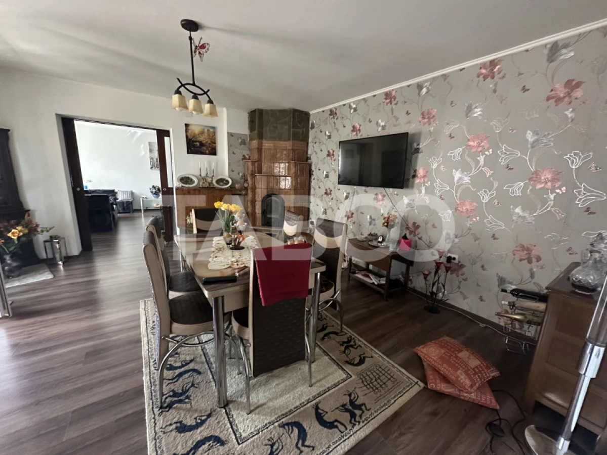 Casa de vanzare 5 camere zona barbeque salon de evenimete ciubar - 10