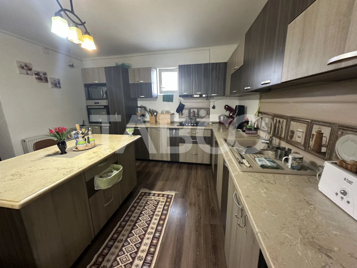 Casa de vanzare 5 camere zona barbeque salon de evenimete ciubar - 7