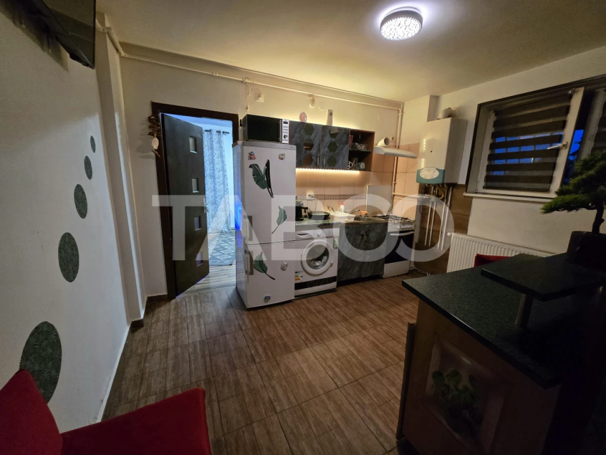 Garsoniera decomandata 28 mp utili mobilata utilata zona Tilisca Sibiu - 3