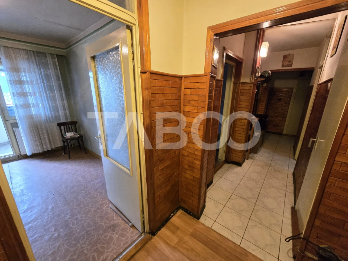 Apartament decomandat 4 camere 4 balcoane 2 bai etaj 1 Central Sibiu - 9