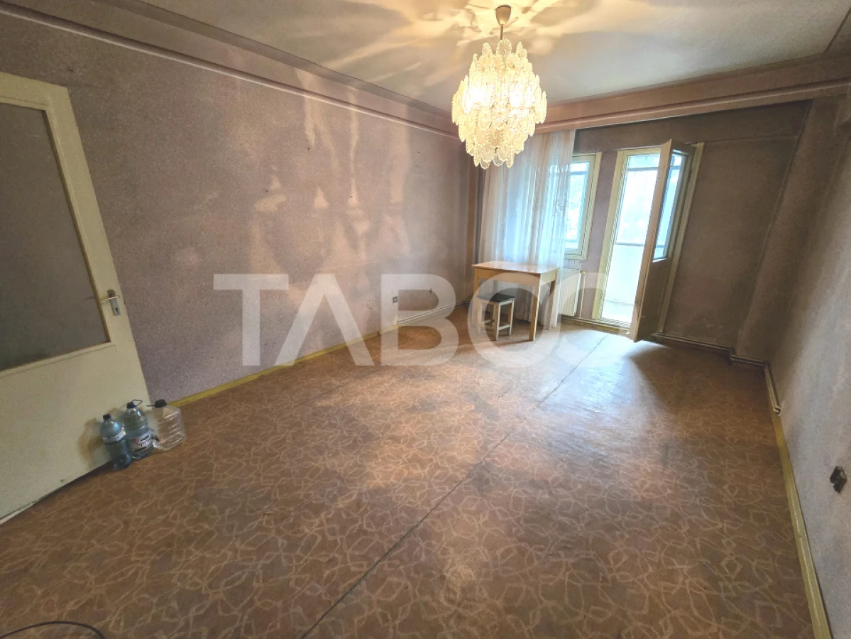 Apartament decomandat 4 camere 4 balcoane 2 bai etaj 1 Central Sibiu - 6