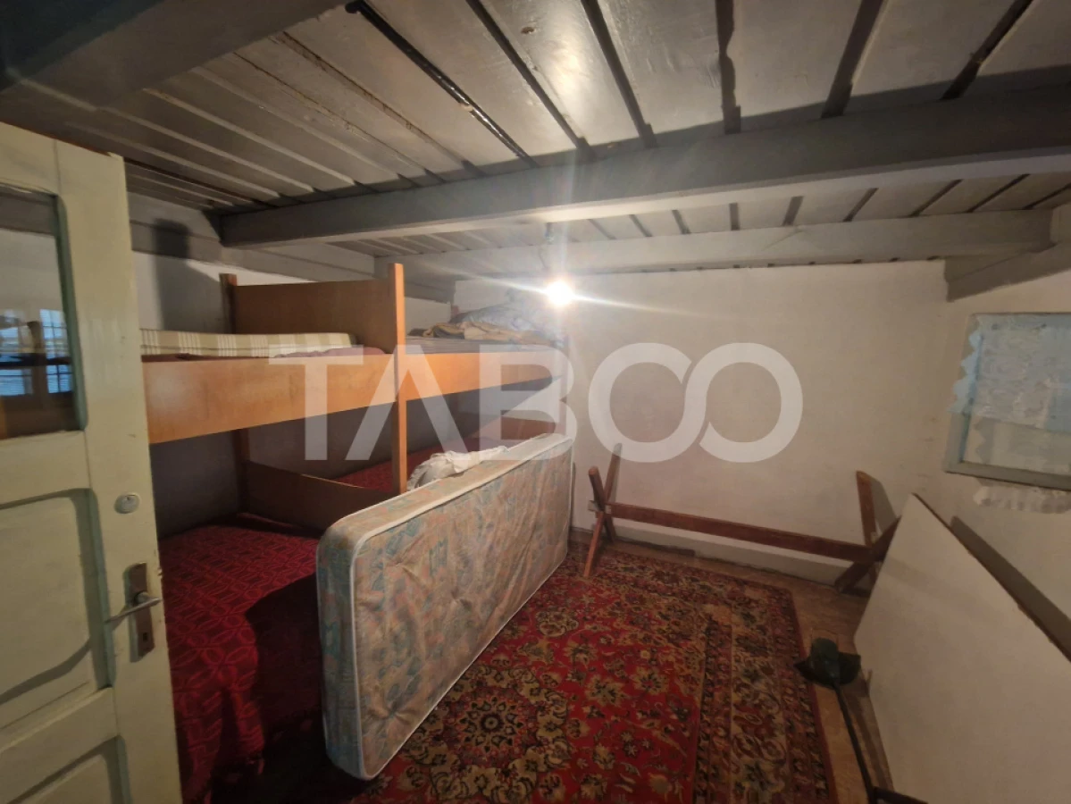 Teren intravilan imprejmuit 1915 mp PUZ aprobat utilitati in Tocile - 4