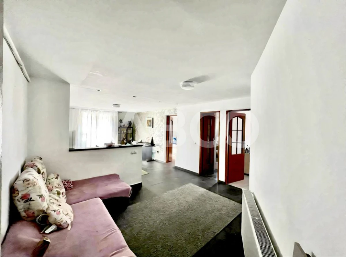 De vanzare apartament cu 3 camere in vila cartierul in Gheorgheni - 1