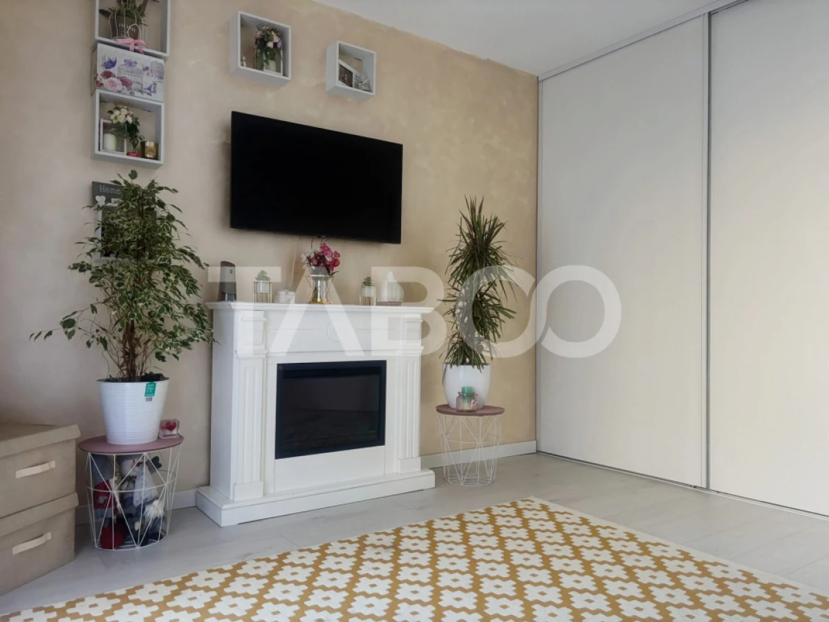 Apartament 2 camere de vanzare decomandate cu parcare Floresti - 1