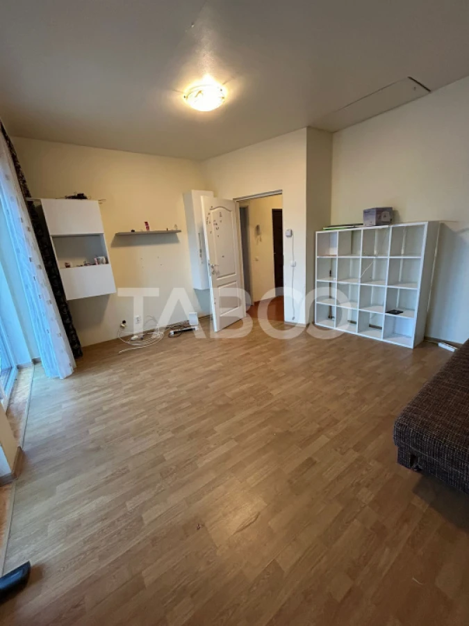 Vanzare apartament cu 2 camere decomandate cu parcare vila cartie Iris - 3