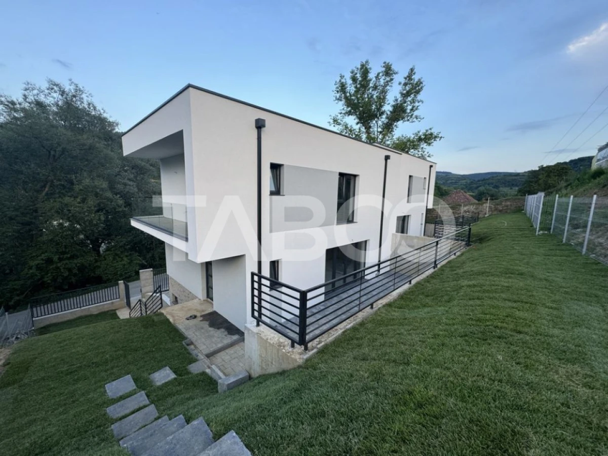 Vanzare duplex premium garaj pentru 2 masini chiar la intrare Tauti - 2